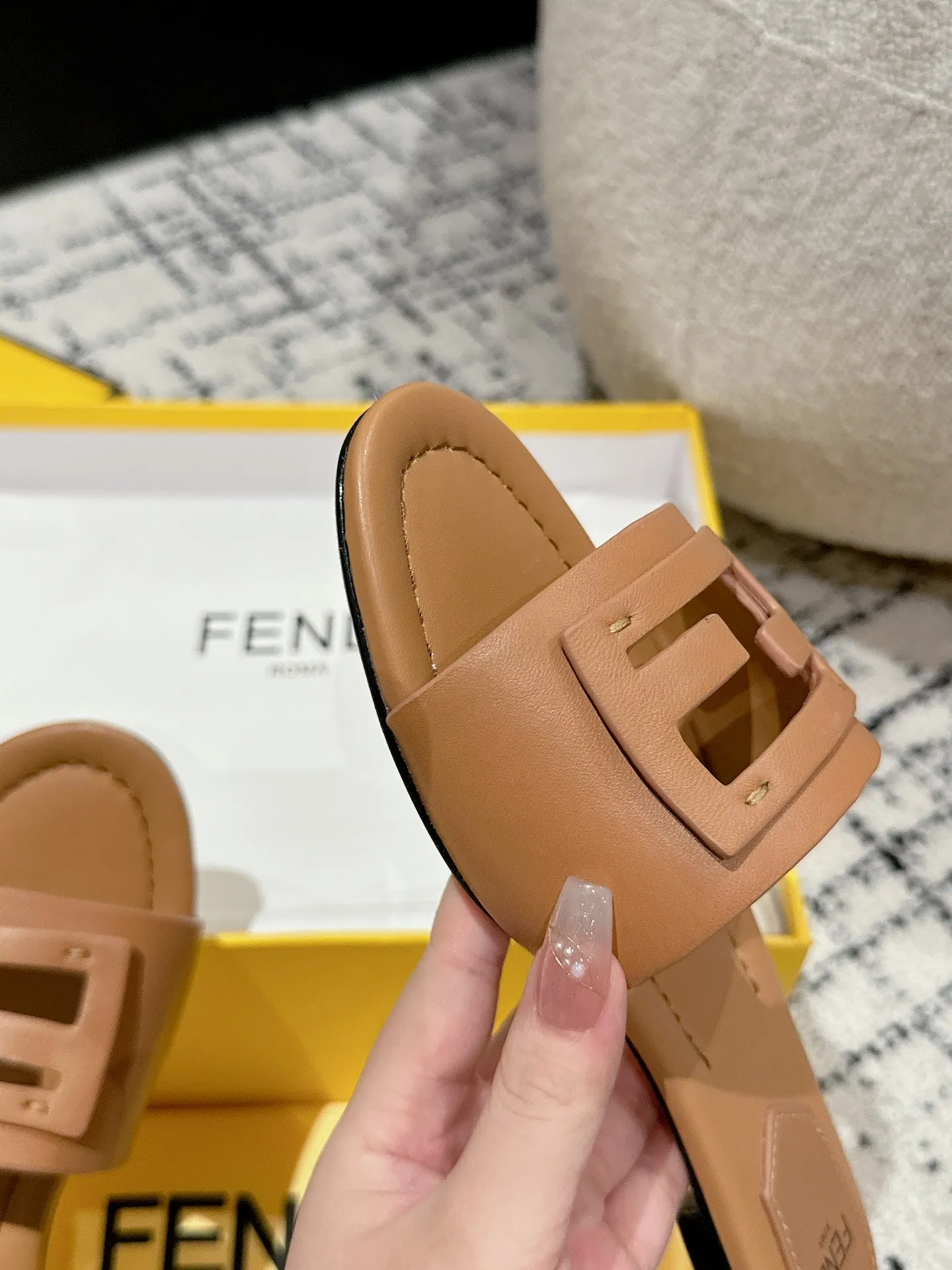 FF Baguette Light Brown Leather Slide