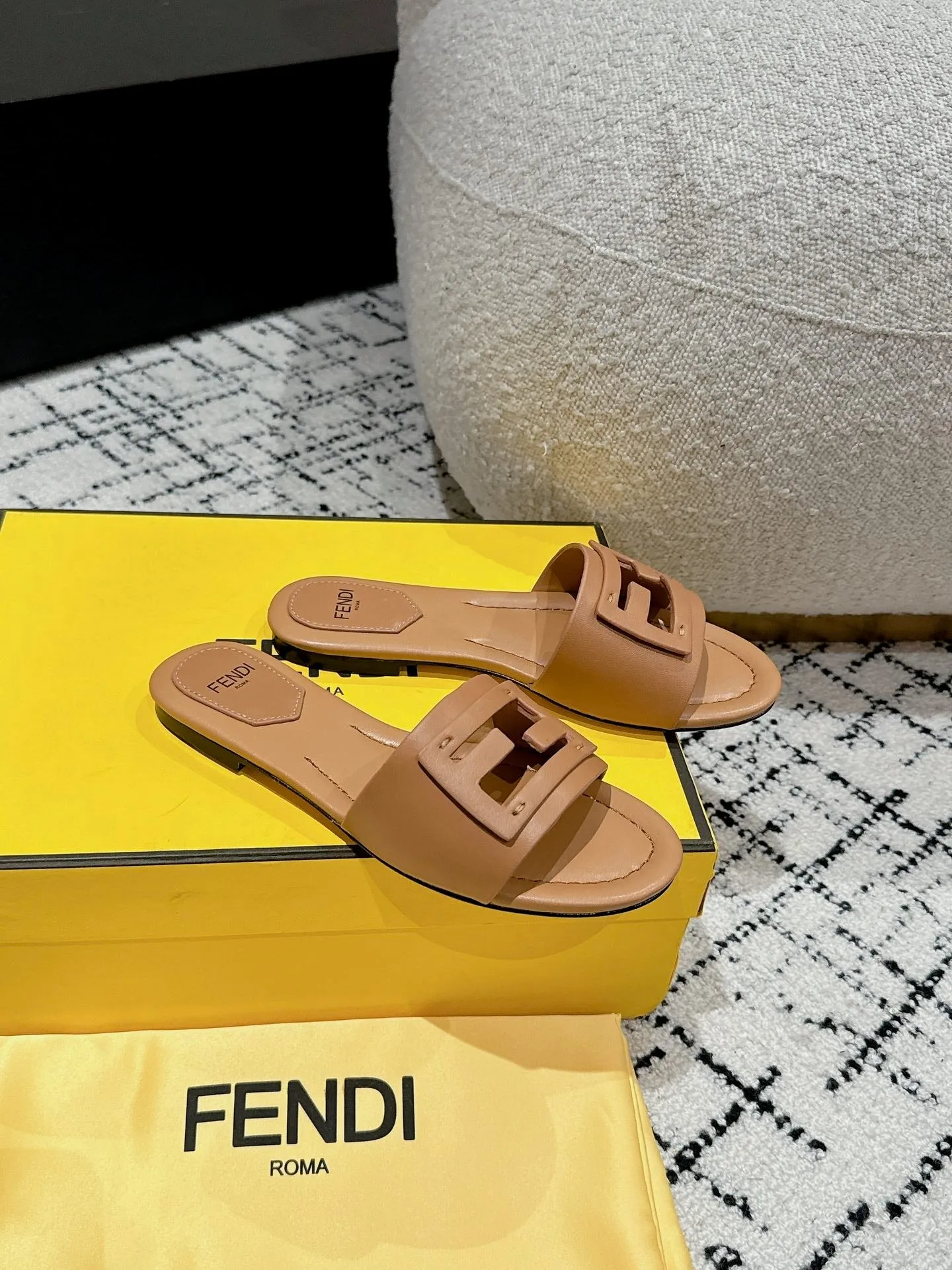 FF Baguette Light Brown Leather Slide