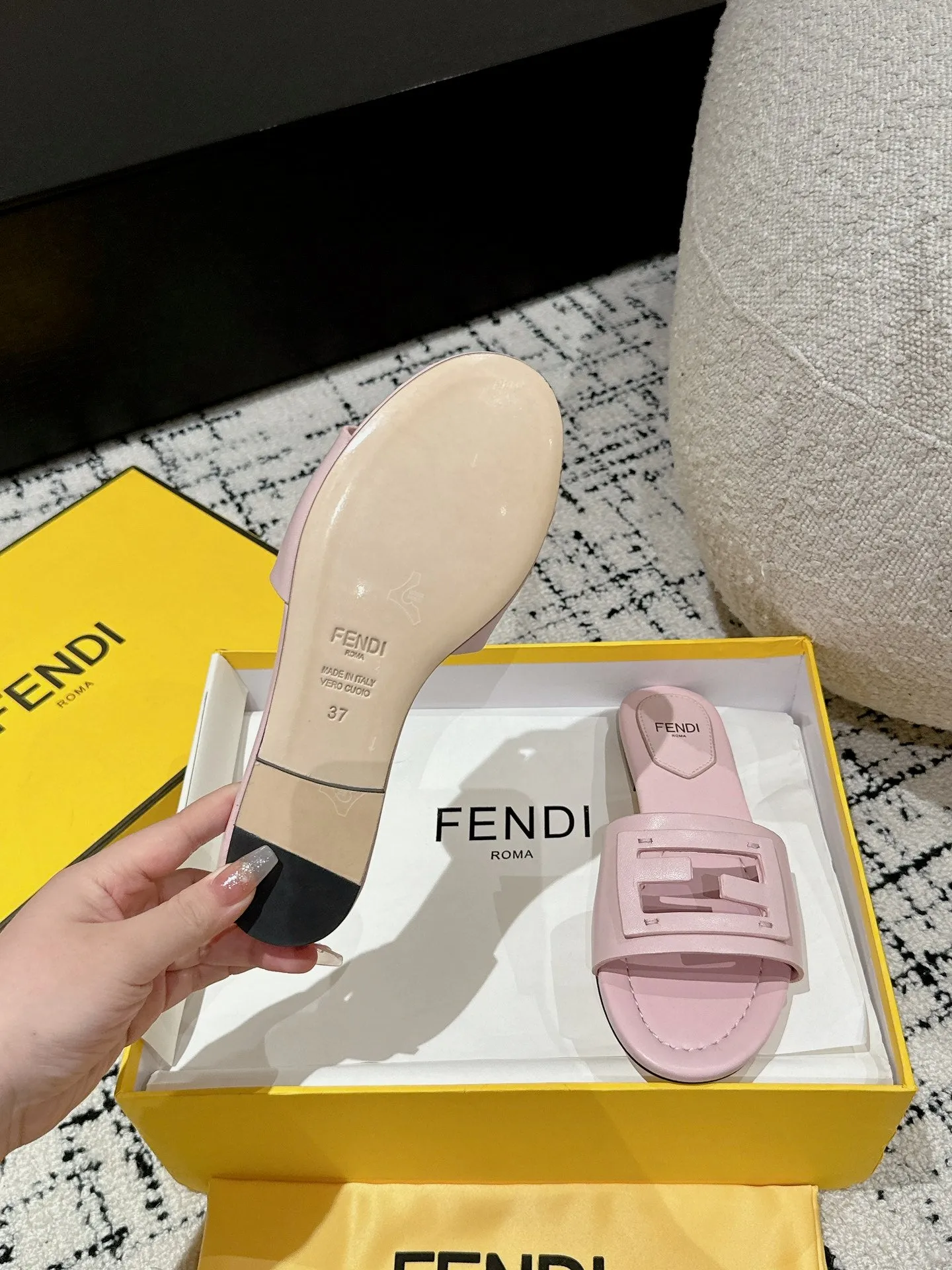 FF Baguette Light Pink Leather Slide