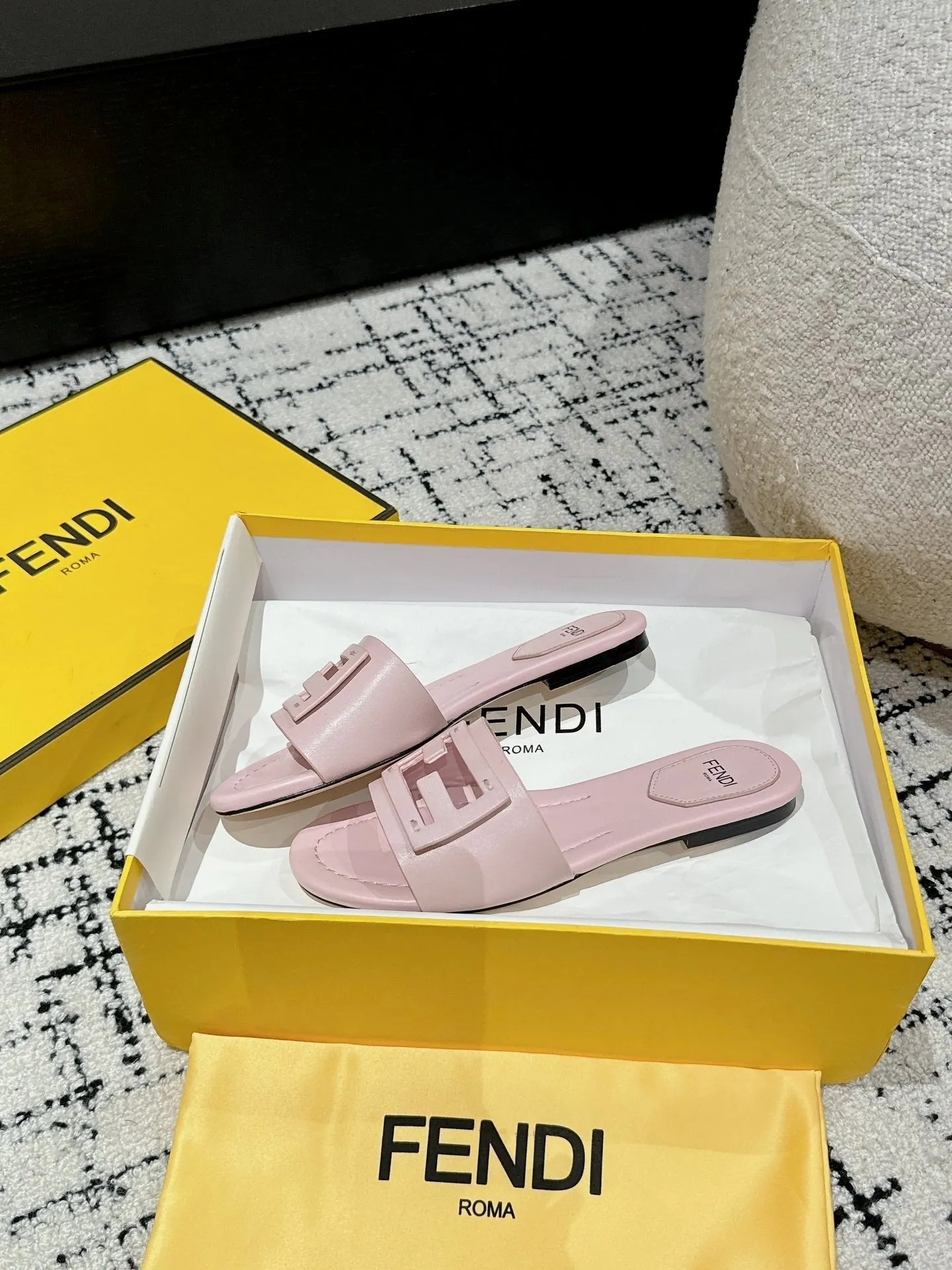 FF Baguette Light Pink Leather Slide